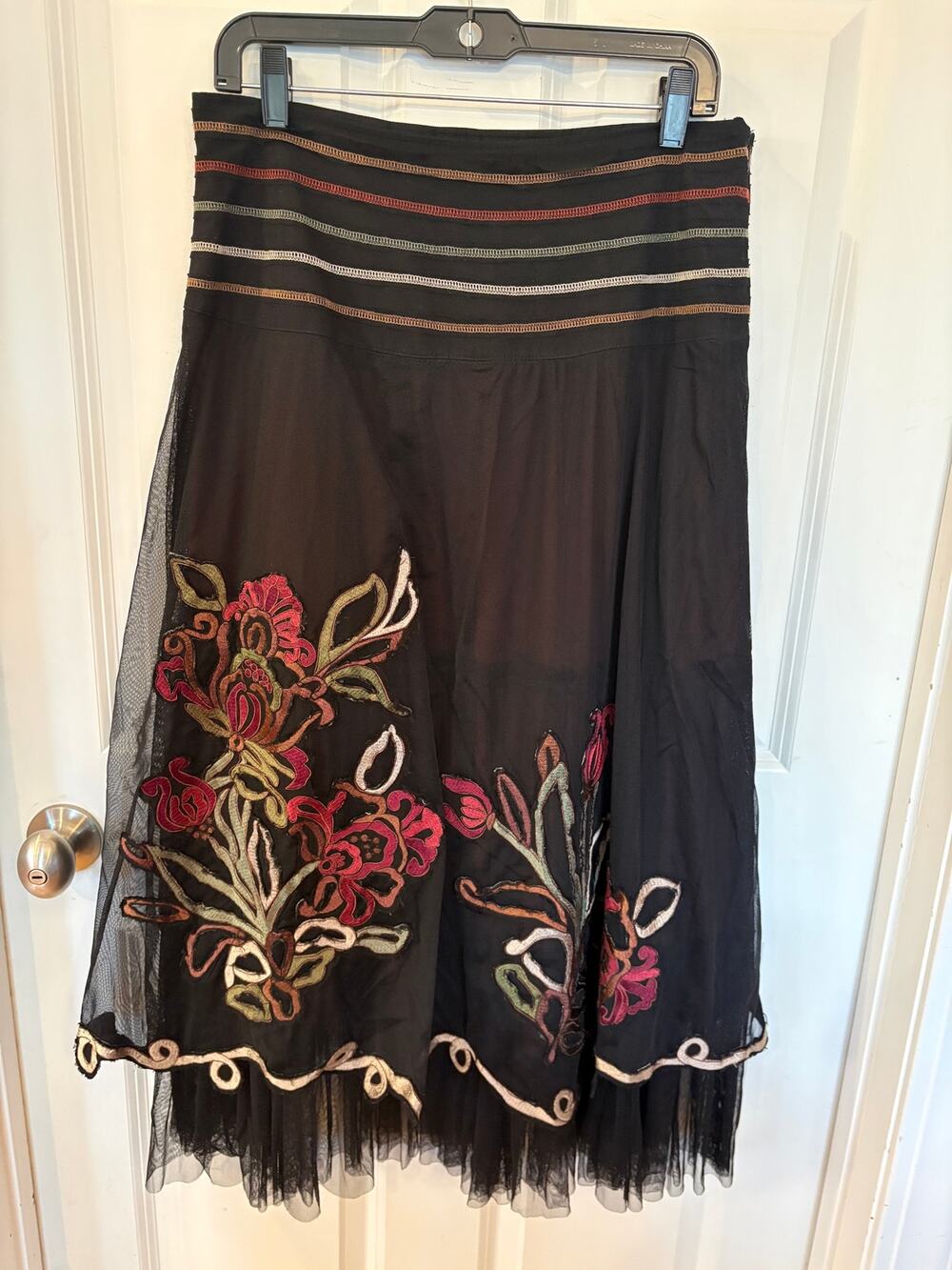 Anthropologie Black Whimsy Skirt Ebroidered Flowers Layered Mesh Size 8
